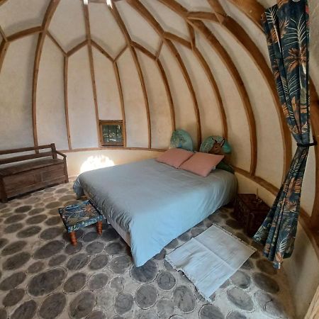 Sarl Verrerie Royale Val-Couesnon Екстер'єр фото